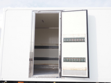 日野 レンジャープロ 冷凍バン 中型 TKG-FC9JKAG 年式 H29[写真18]