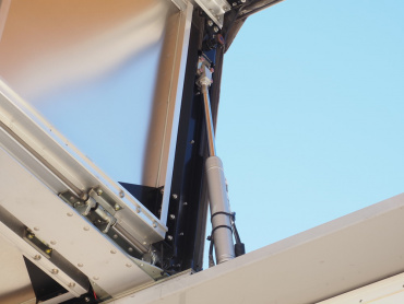 いすゞ ギガ ウイング車 大型 QKG-CYJ77A 年式 H27[写真18]