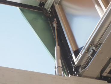 いすゞ ギガ ウイング車 大型 QKG-CYJ77A 年式 H27[写真17]