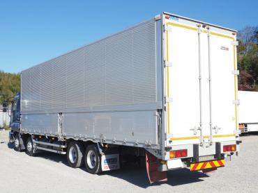 いすゞ ギガ ウイング車 大型 QKG-CYJ77A 年式 H27[写真07]