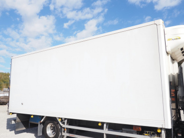 いすゞ フォワード 冷凍バン 中増t SKG-FSR90T2 年式 H27 [写真09]