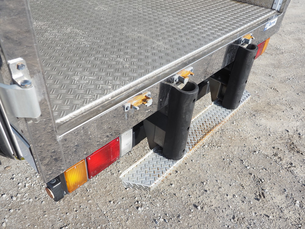 いすゞ エルフ 冷凍バン 小型 TPG-NMR85AN 年式 H28[写真16]