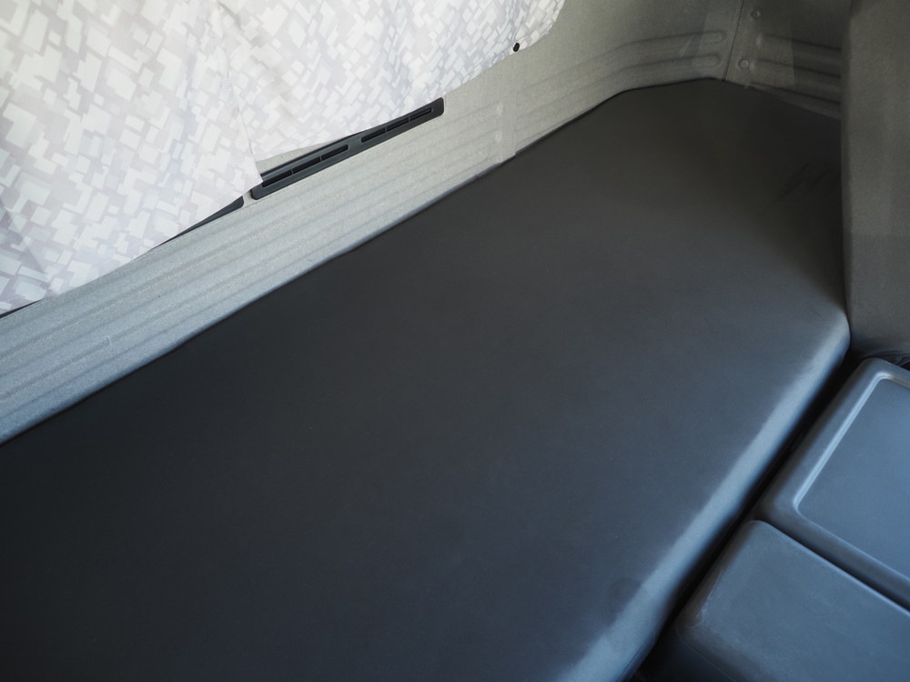 いすゞ ギガ ウイング車 大型 QKG-CYJ77A 年式 H27[写真41]