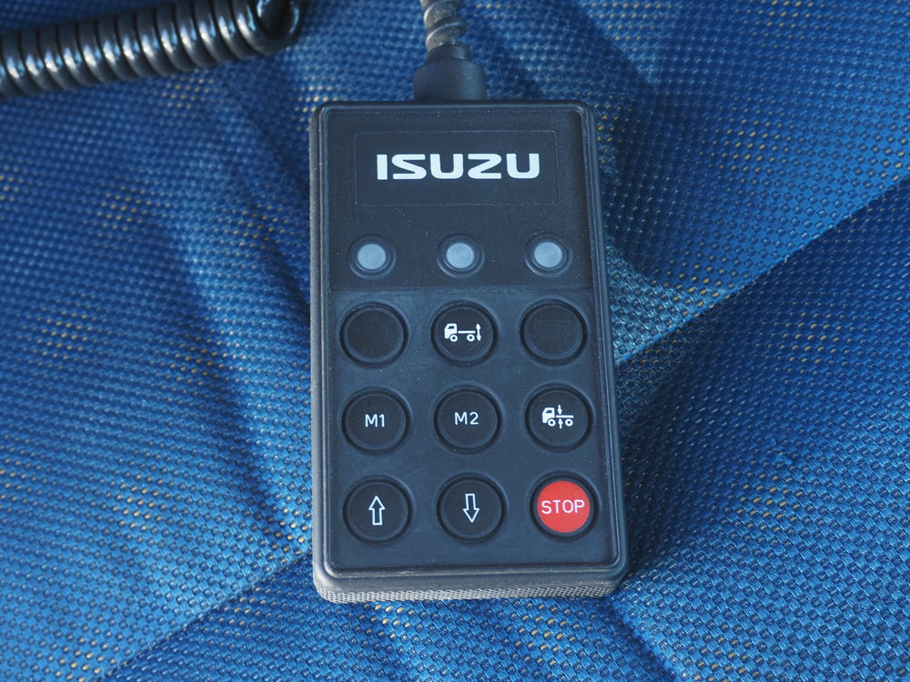 いすゞ ギガ ウイング車 大型 QKG-CYJ77A 年式 H27[写真40]