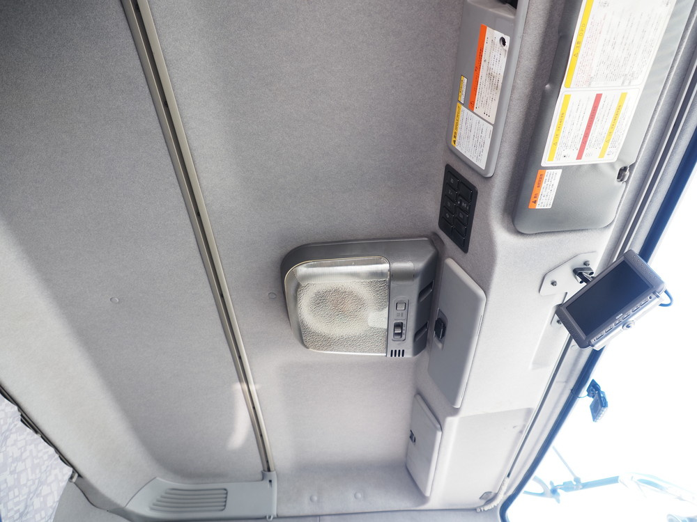 いすゞ ギガ ウイング車 大型 QKG-CYJ77A 年式 H27[写真42]