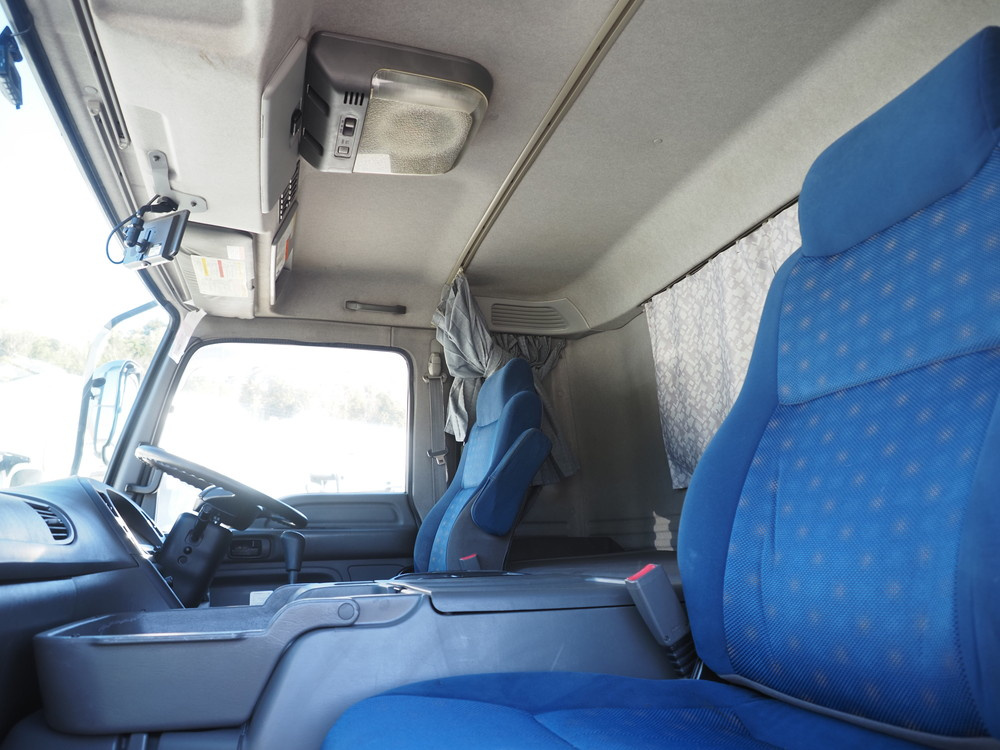 いすゞ ギガ ウイング車 大型 QKG-CYJ77A 年式 H27[写真43]