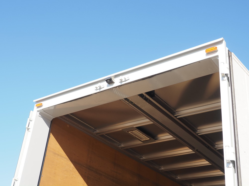 いすゞ ギガ ウイング車 大型 QKG-CYJ77A 年式 H27[写真29]