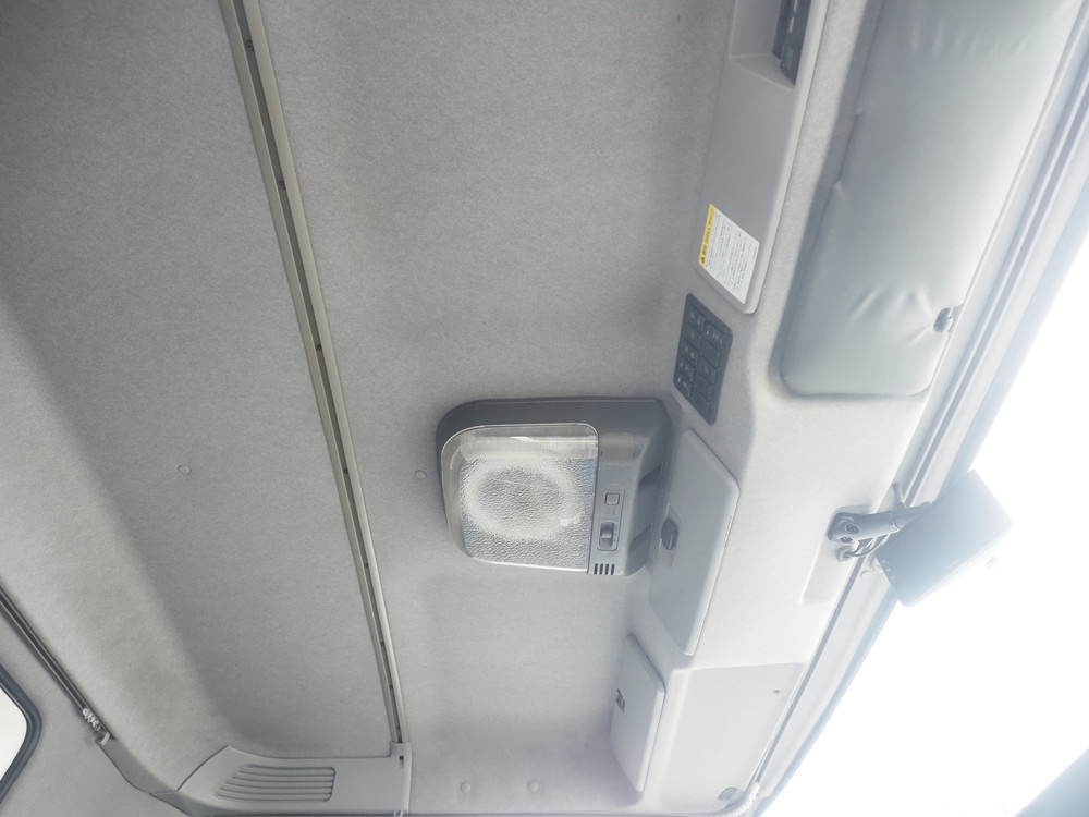 いすゞ ギガ 冷凍バン 大型 QKG-CYL77A 年式 H25[写真27]