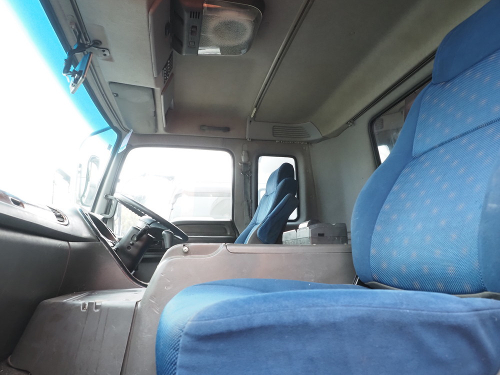 いすゞ ギガ 冷凍バン 大型 QKG-CYL77A 年式 H25[写真38]