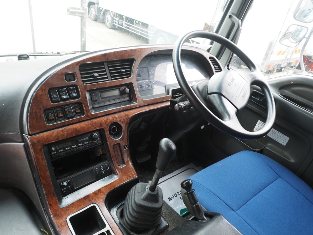 いすゞ ギガ 冷凍バン 大型 QKG-CYL77A 年式 H25[写真31]