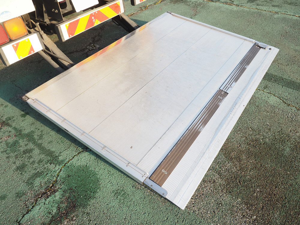 いすゞ フォワード ウイング車 中型 TKG-FRR90S2 年式 H27[写真27]