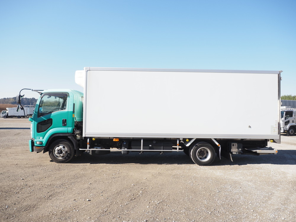 いすゞ フォワード 冷凍バン 中型 2PG-FRR90S2 年式 H30[写真11]