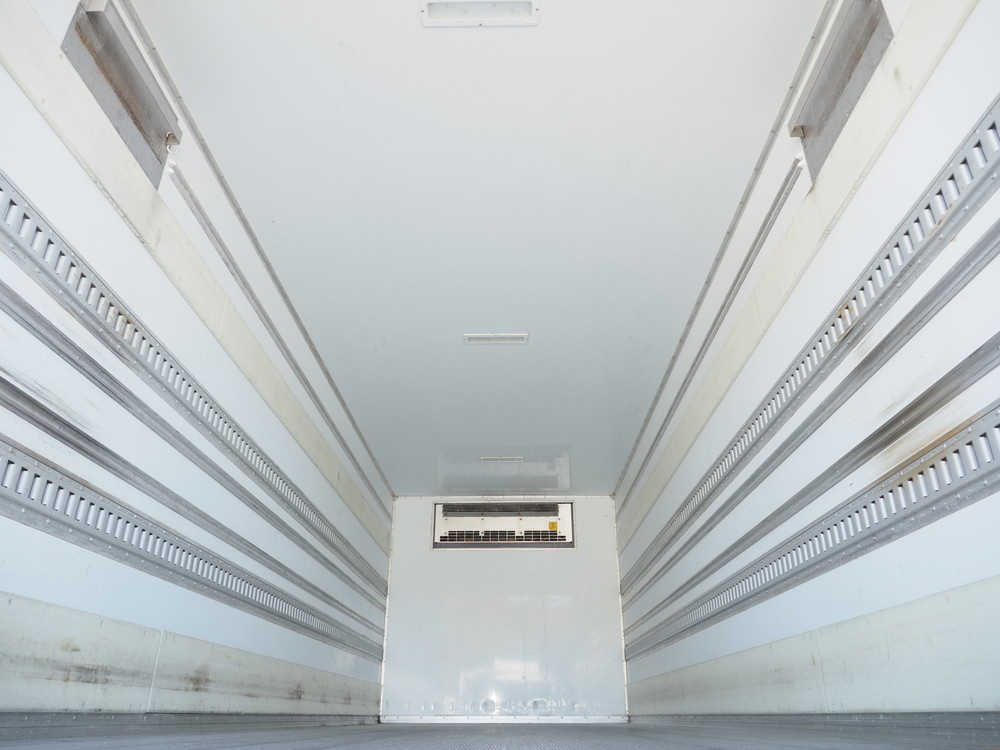 いすゞ フォワード 冷凍バン 中型 2PG-FRR90S2 年式 H30[写真18]