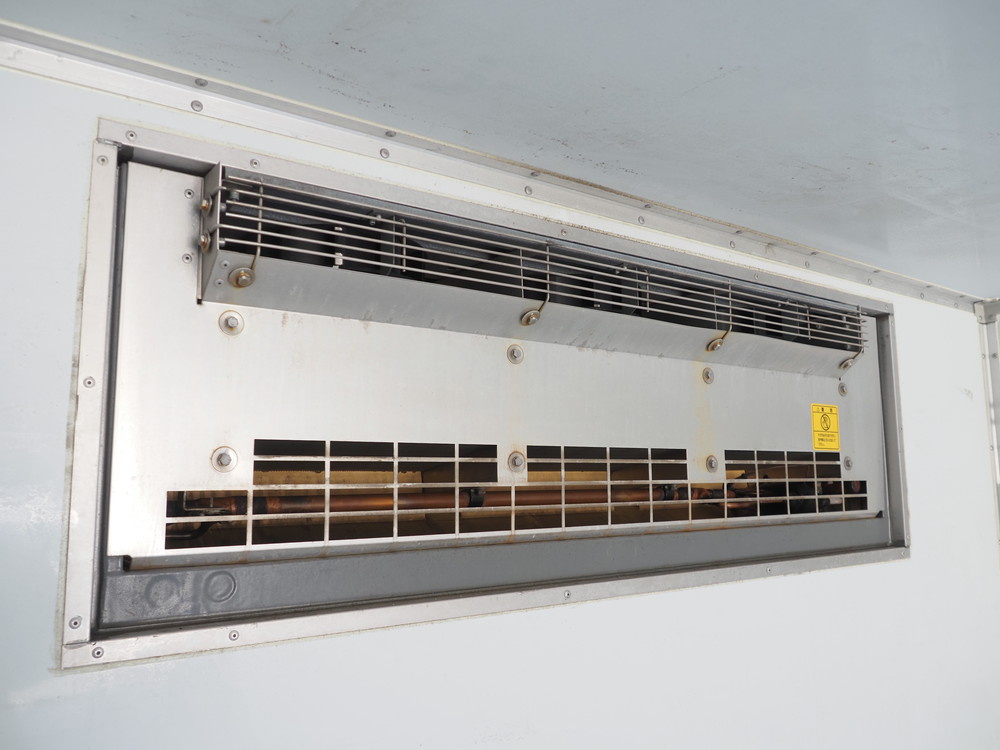 いすゞ フォワード 冷凍バン 中型 2PG-FRR90S2 年式 H30[写真20]