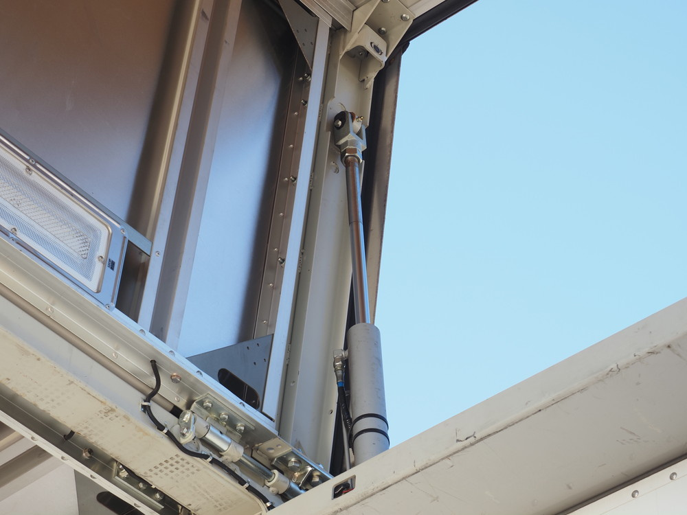 いすゞ ギガ ウイング車 大型 2PG-CYL77C 年式 H30[写真18]