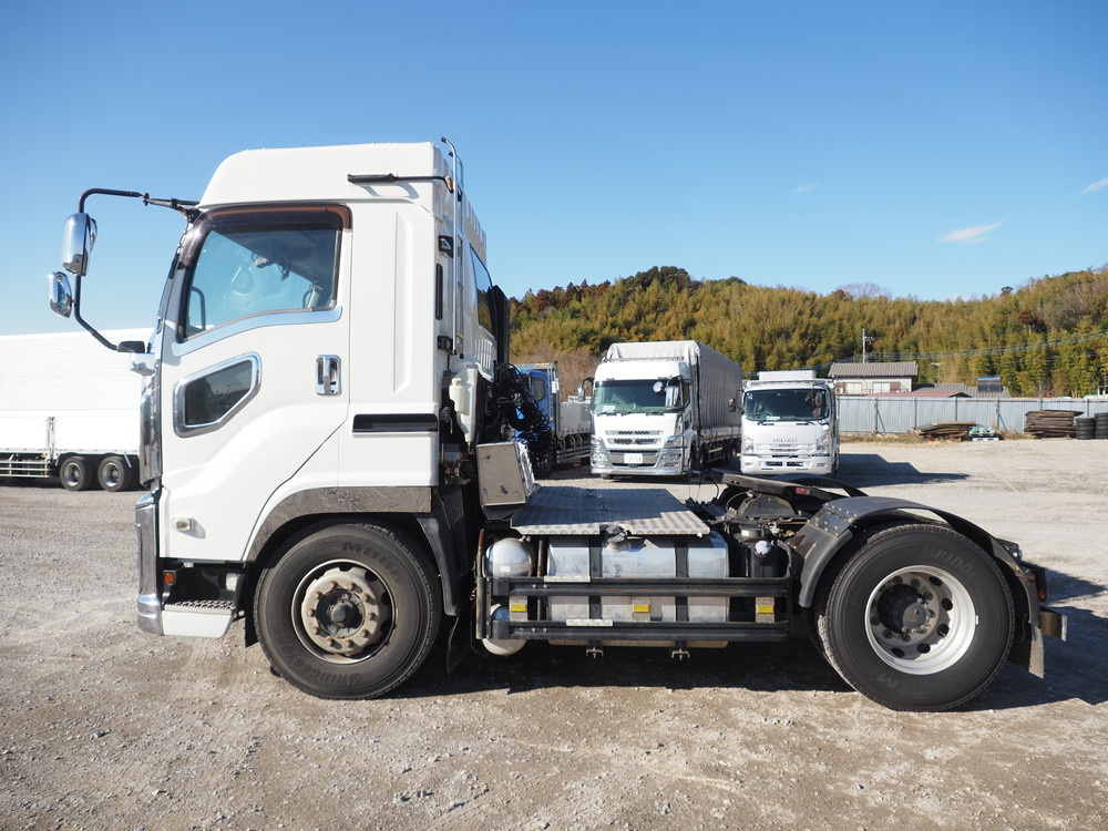 いすゞ ギガ トラクタ 大型 QKG-EXD52BD 年式 H29[写真11]