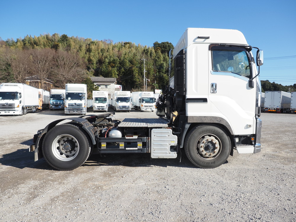 いすゞ ギガ トラクタ 大型 QKG-EXD52BD 年式 H29[写真09]