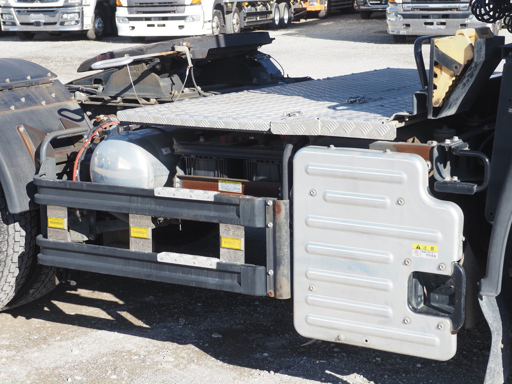 いすゞ ギガ トラクタ 大型 QKG-EXD52BD 年式 H29[写真10]