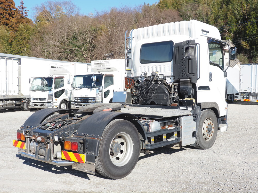 いすゞ ギガ トラクタ 大型 QKG-EXD52BD 年式 H29[写真04]