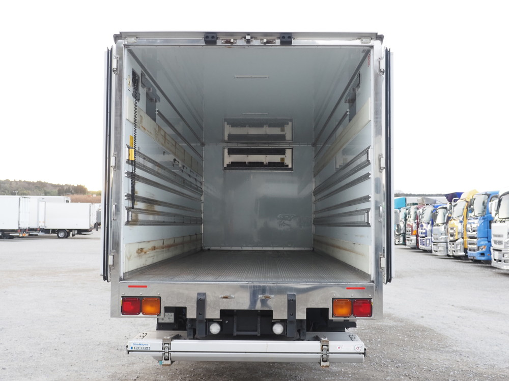 いすゞ フォワード 冷凍バン 中型 2PG-FRR90T2 年式 H30[写真14]