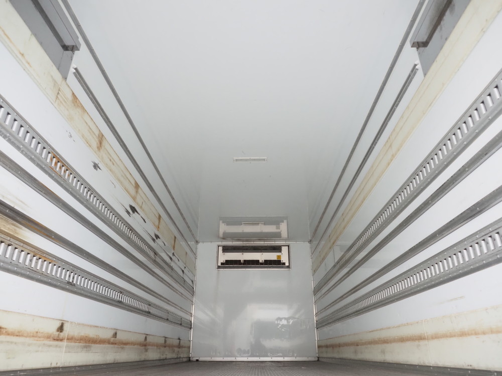 いすゞ フォワード 冷凍バン 中型 2PG-FRR90T2 年式 H30[写真17]