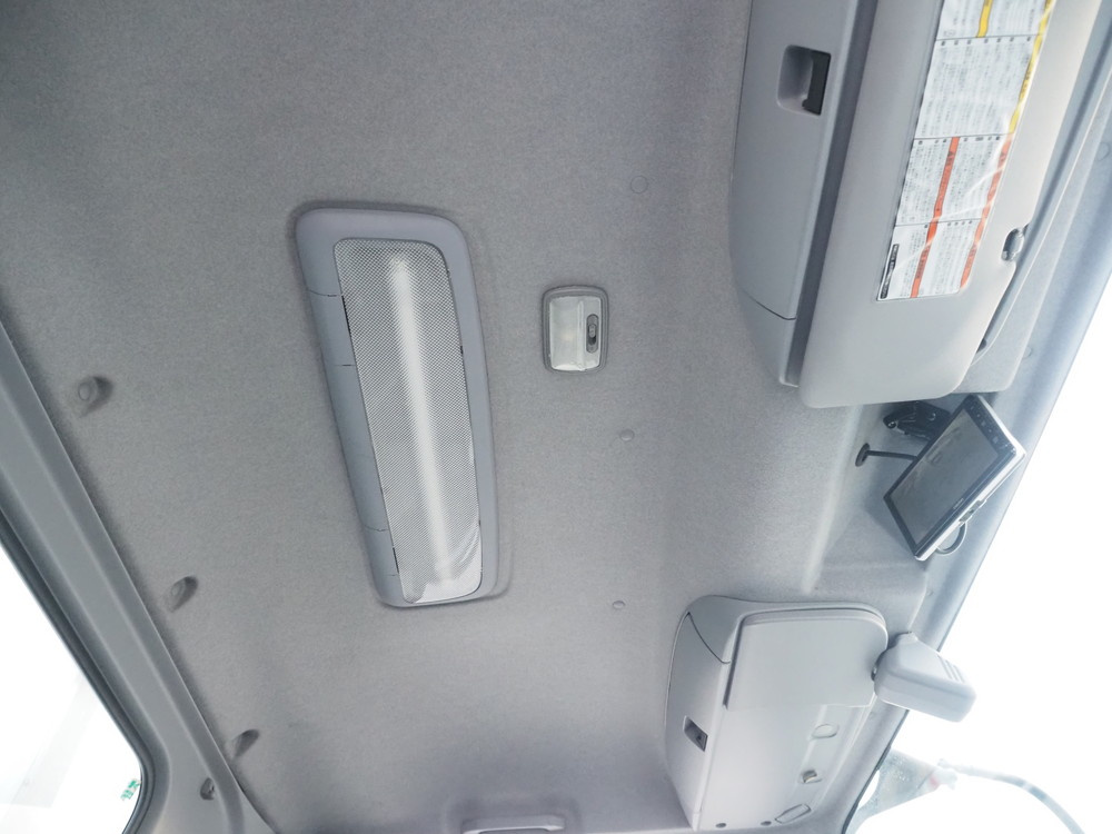 いすゞ フォワード 冷凍バン 中型 2PG-FRR90T2 年式 H30[写真33]