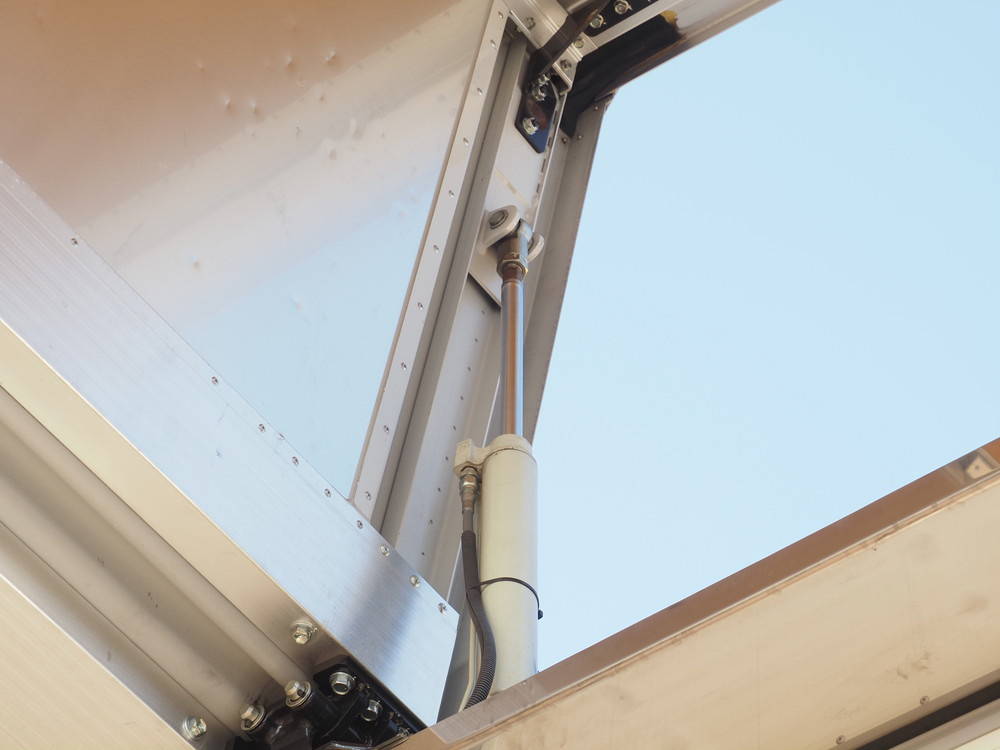 日野 プロフィア ウイング車 大型 2DG-FW1AHG 年式 R2[写真20]