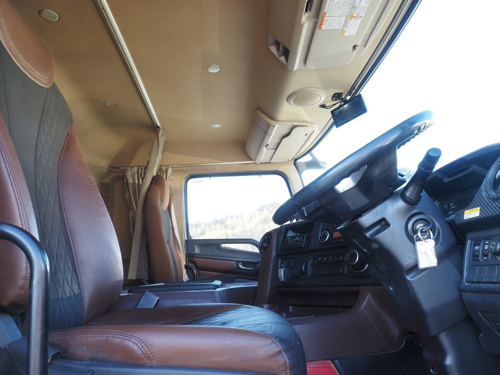 日野 プロフィア ウイング車 大型 2DG-FW1AHG 年式 H29[写真30]