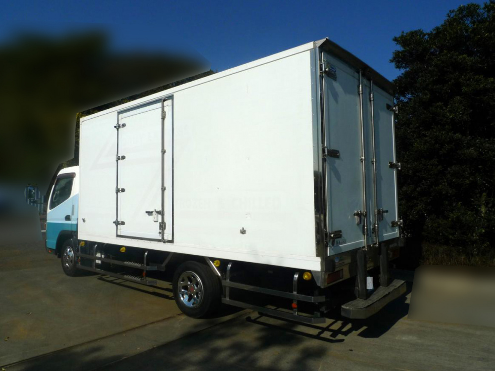 三菱ふそう キャンター 冷凍バン 小型 TPG-FEB50 年式 H29[写真06]