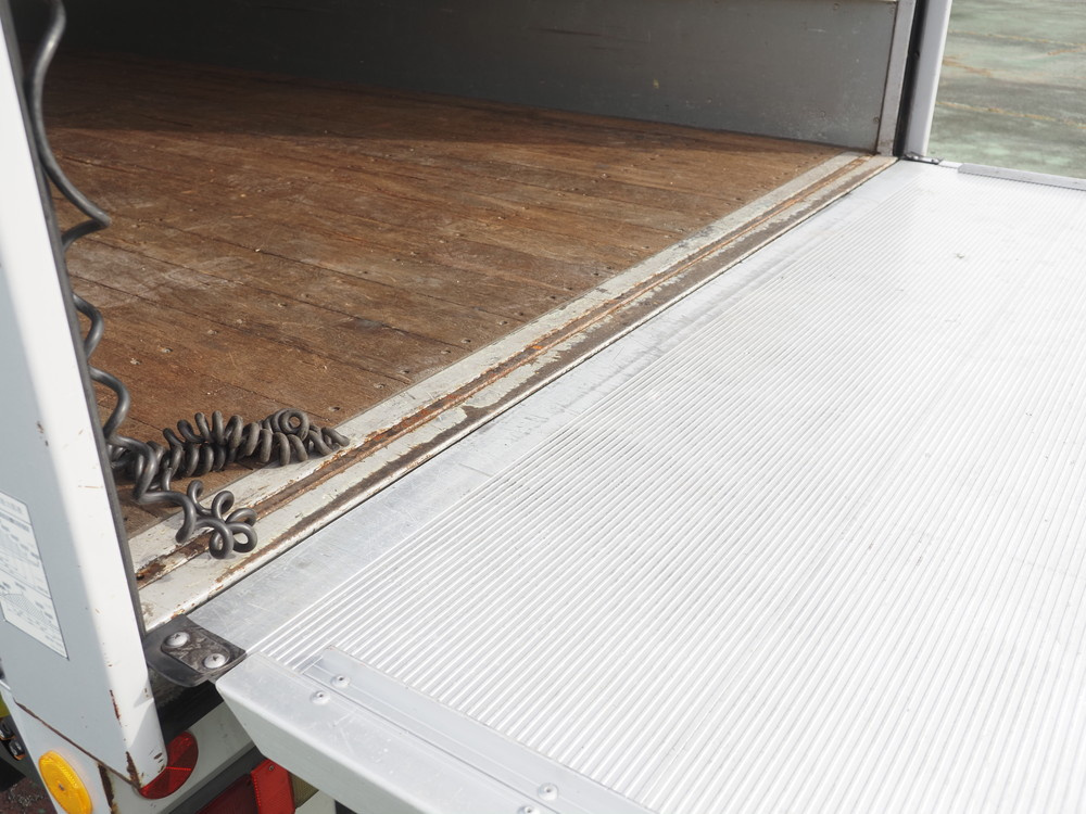 いすゞ エルフ バン車 小型 TKG-NMR85AN 年式 H25[写真14]