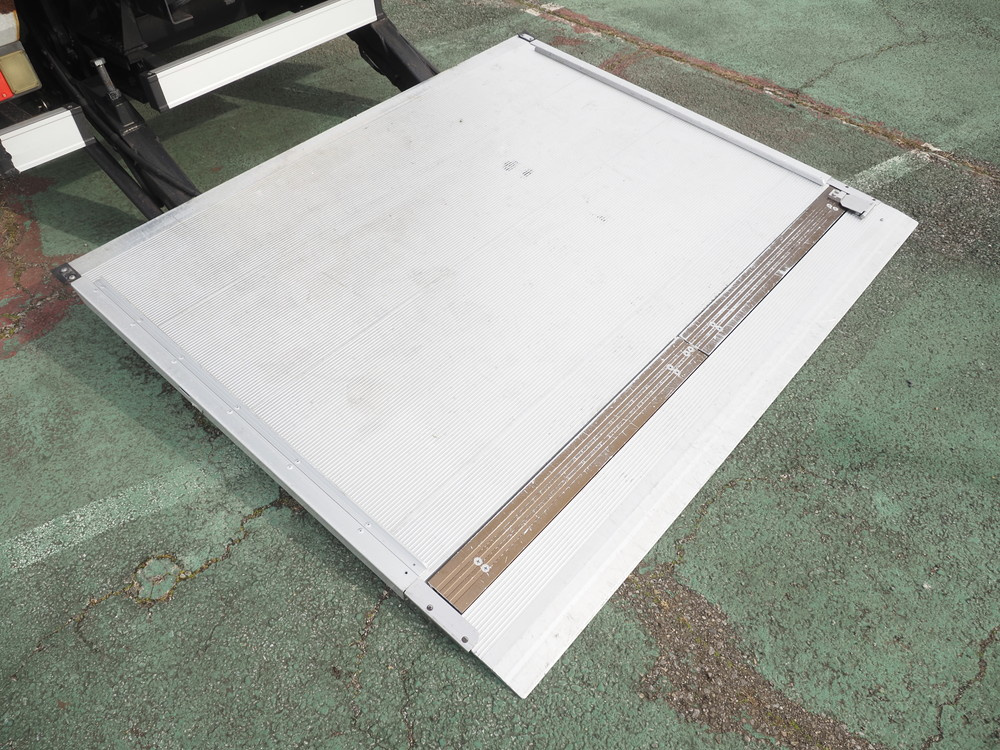 いすゞ エルフ バン車 小型 TKG-NMR85AN 年式 H25[写真13]