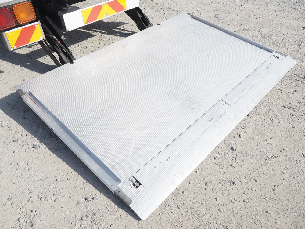 いすゞ フォワード ウイング車 中型 2RG-FRR90S2 年式 H30[写真33]