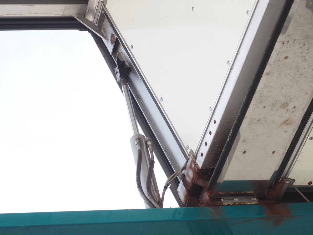 三菱ふそう スーパーグレート 冷凍ウイング 大型 QPG-FU64VZ 年式 H27[写真16]