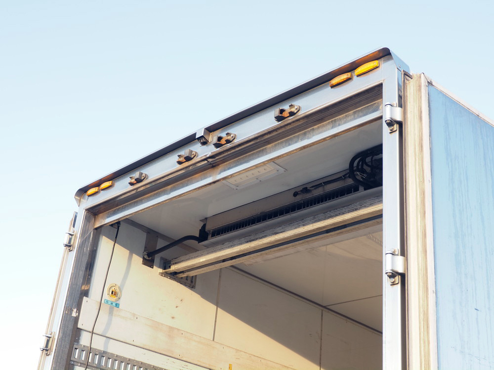 いすゞ ギガ 冷凍バン 大型 QKG-CYJ77A 年式 H27[写真16]