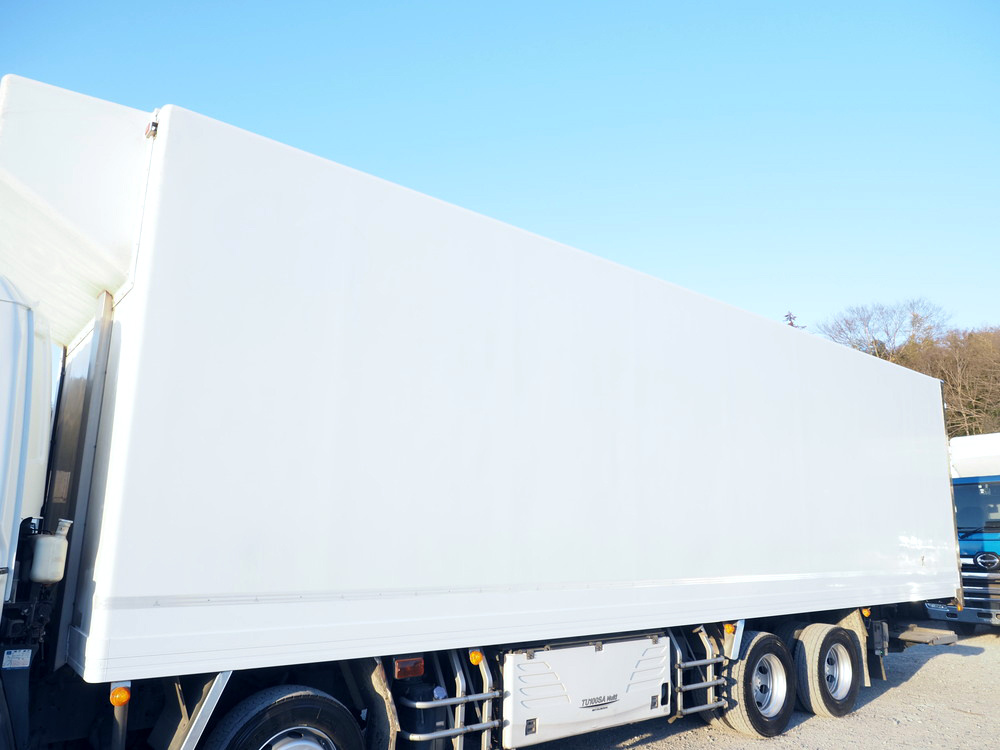 いすゞ ギガ 冷凍バン 大型 QKG-CYJ77A 年式 H27[写真11]