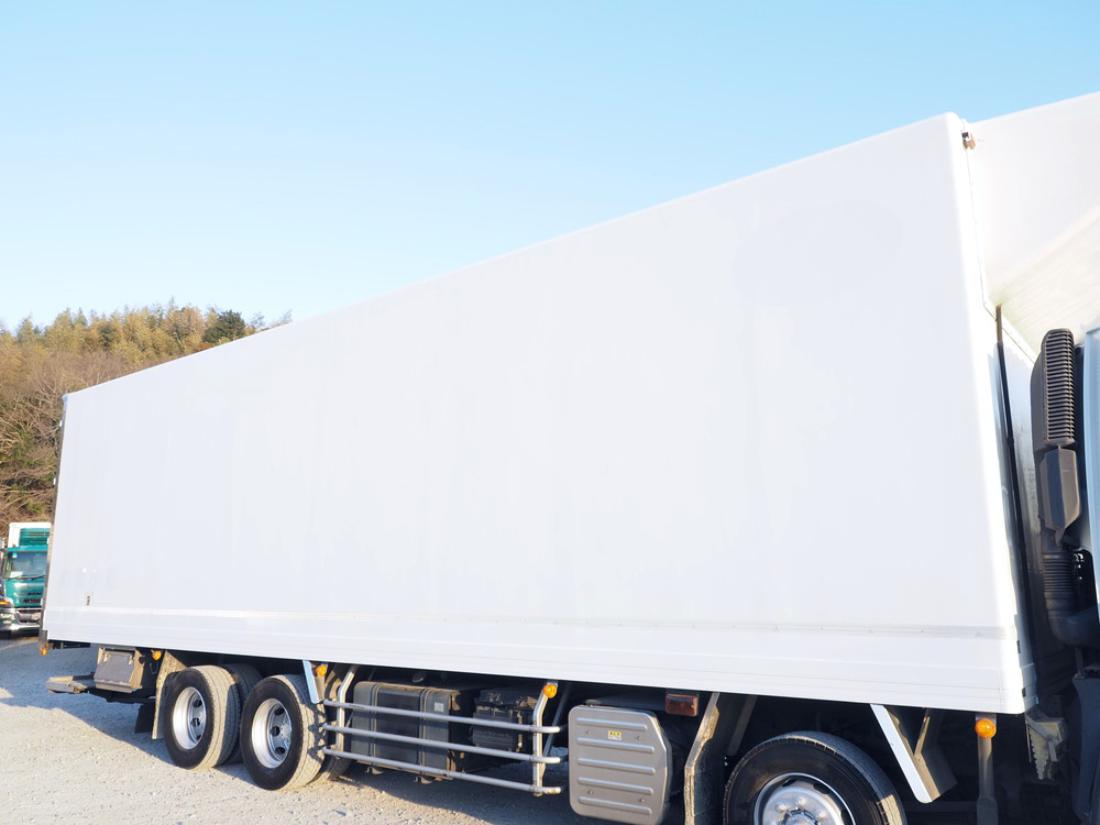 いすゞ ギガ 冷凍バン 大型 QKG-CYJ77A 年式 H27[写真09]