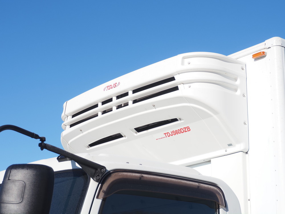 いすゞ フォワード 冷凍バン 中型 TKG-FRR90T2 年式 H28[写真08]