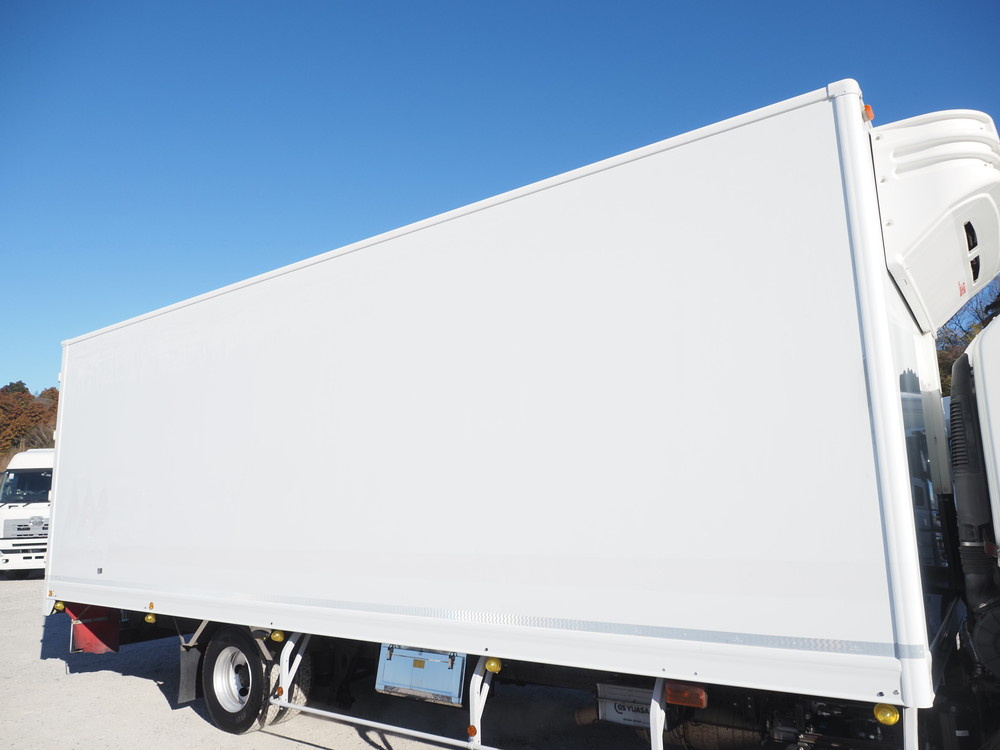 いすゞ フォワード 冷凍バン 中型 TKG-FRR90T2 年式 H28[写真10]