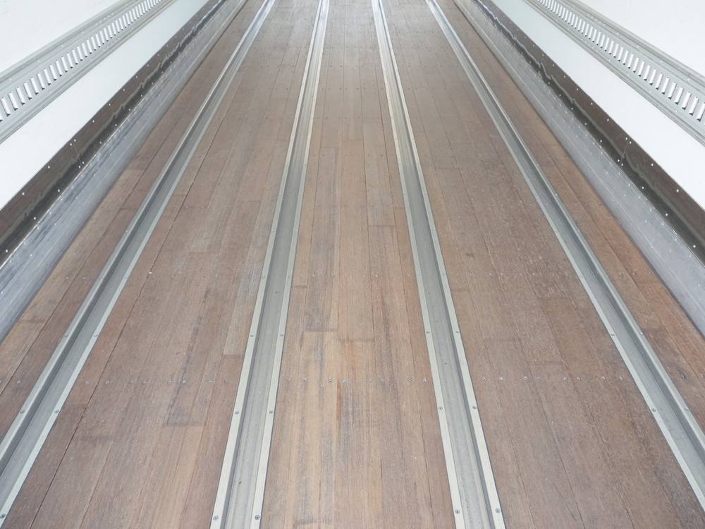 いすゞ フォワード 冷凍バン 中型 TKG-FRR90T2 年式 H28[写真17]