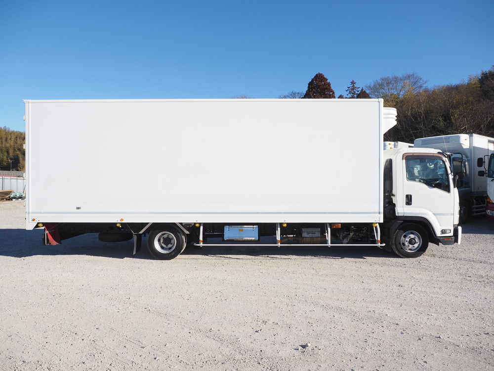 いすゞ フォワード 冷凍バン 中型 TKG-FRR90T2 年式 H28[写真09]