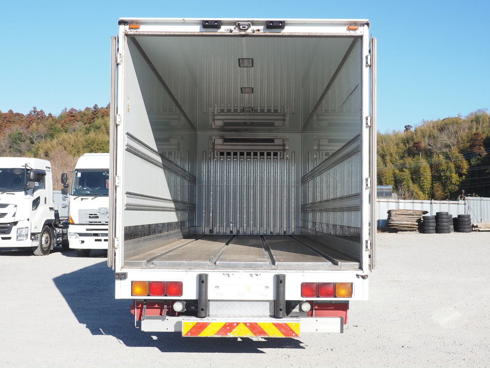 いすゞ フォワード 冷凍バン 中型 TKG-FRR90T2 年式 H28[写真13]