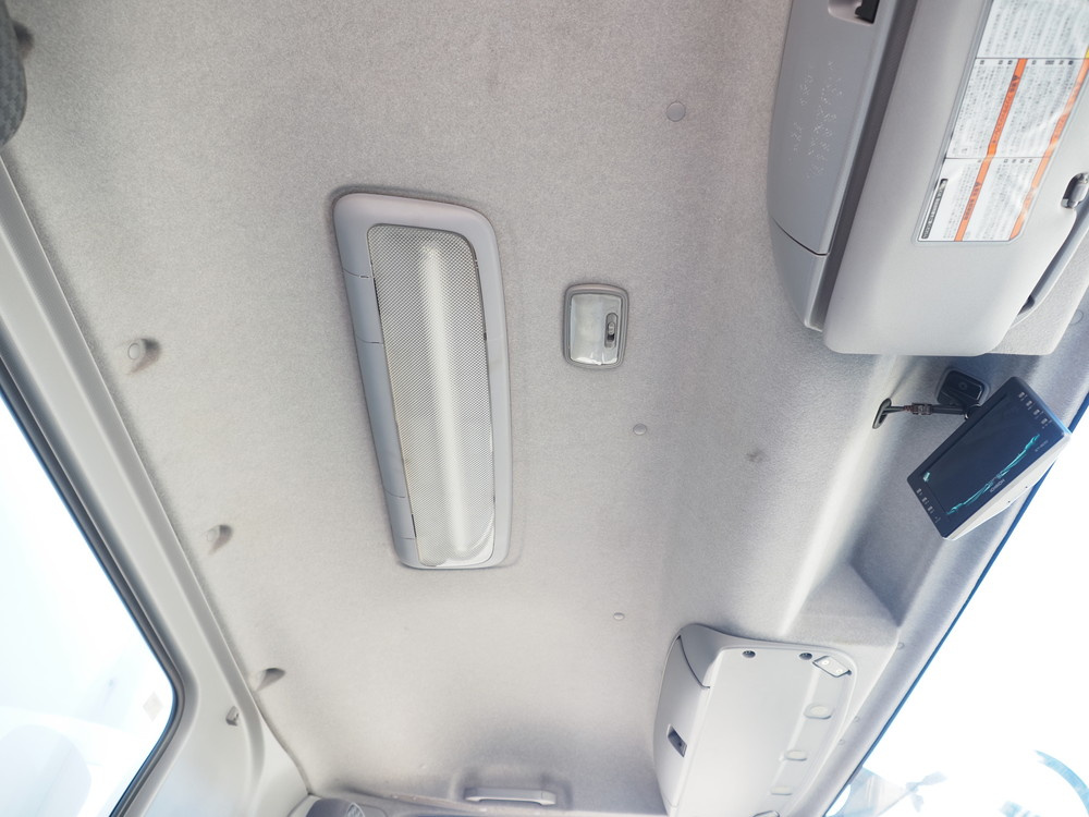 いすゞ フォワード 冷凍バン 中型 TKG-FRR90T2 年式 H28[写真28]