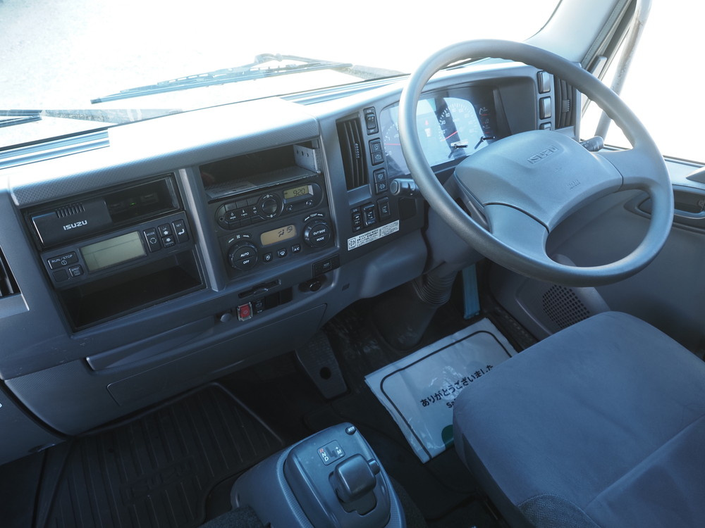 いすゞ フォワード 冷凍バン 中型 TKG-FRR90T2 年式 H28[写真23]