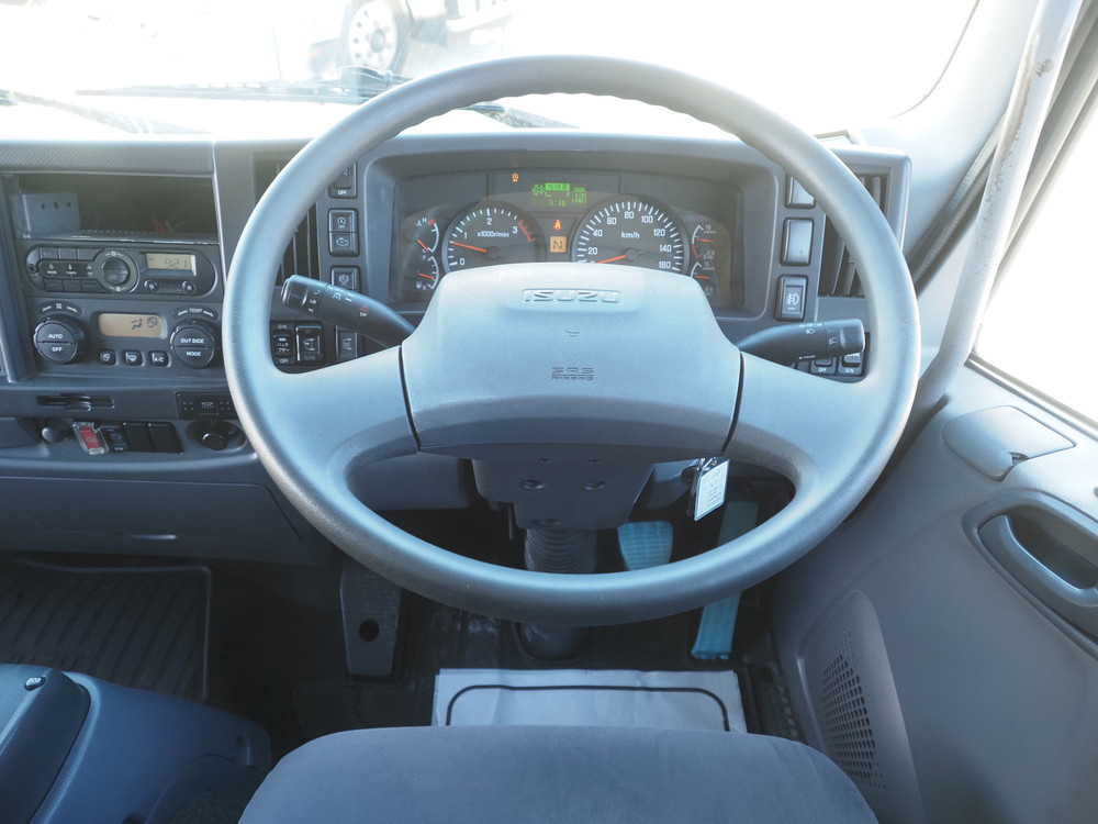 いすゞ フォワード 冷凍バン 中型 TKG-FRR90T2 年式 H28[写真22]