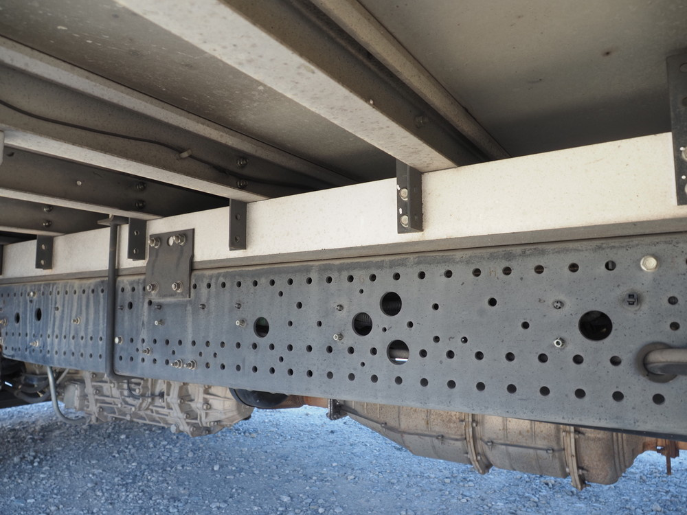 いすゞ フォワード 冷凍バン 中型 TKG-FRR90T2 年式 H28[写真36]