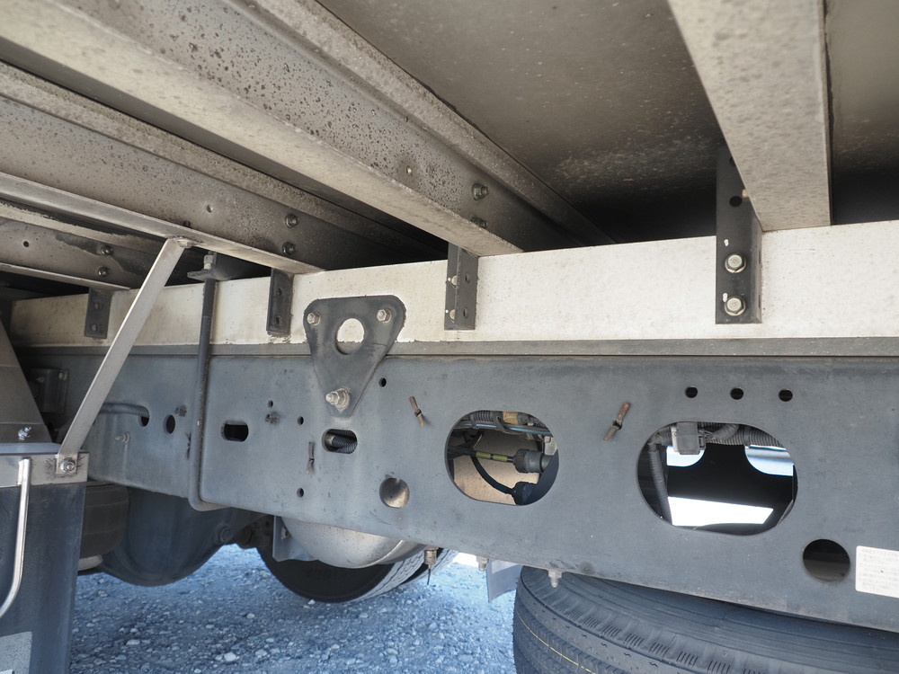 いすゞ フォワード 冷凍バン 中型 TKG-FRR90T2 年式 H28[写真35]