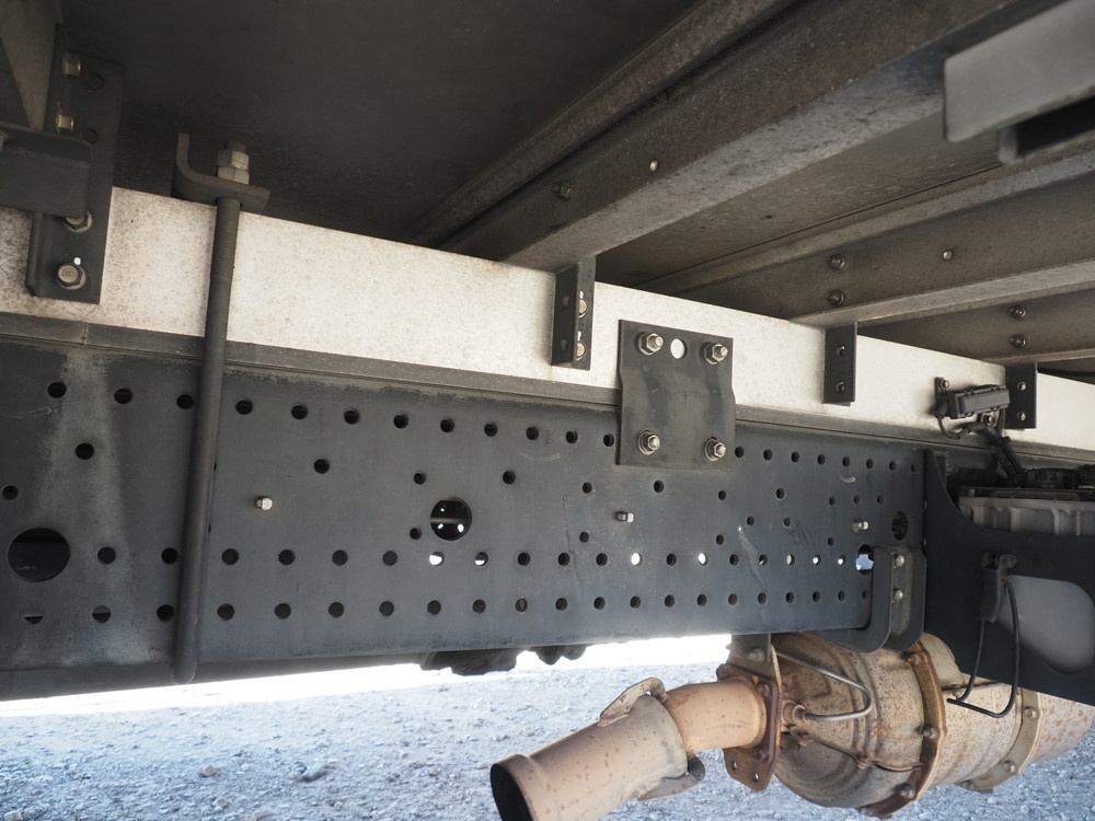 いすゞ フォワード 冷凍バン 中型 TKG-FRR90T2 年式 H28[写真37]