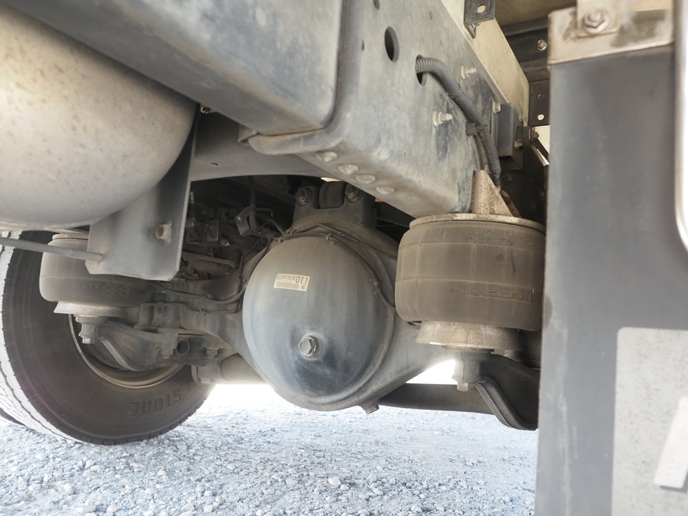 いすゞ フォワード 冷凍バン 中型 TKG-FRR90T2 年式 H28[写真32]