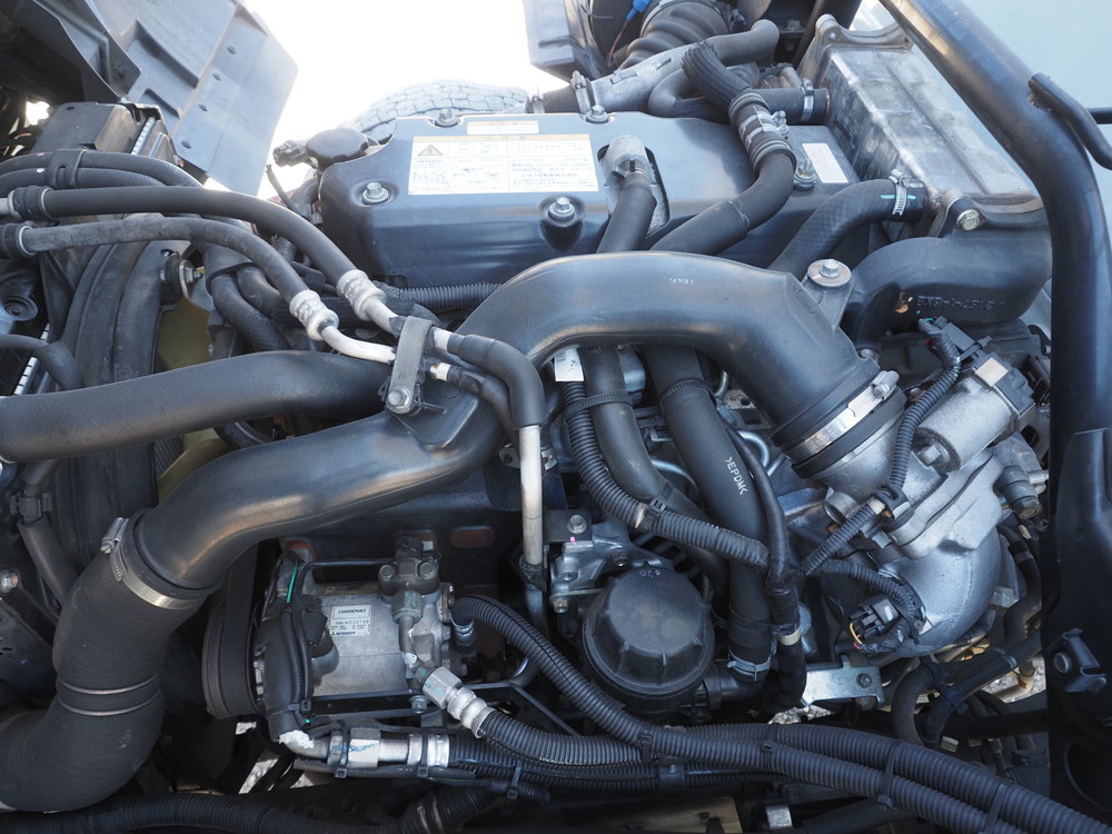 いすゞ フォワード 冷凍バン 中型 TKG-FRR90T2 年式 H28[写真41]