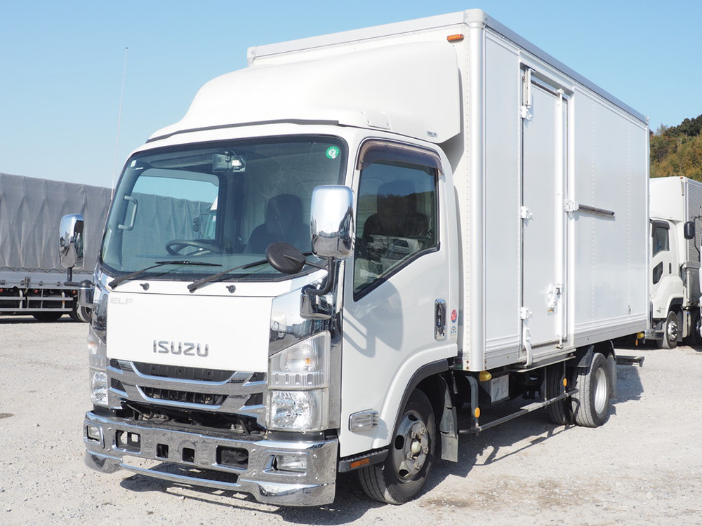 いすゞ エルフ バン車 小型 TRG-NLR85AN 年式 H29[写真01]